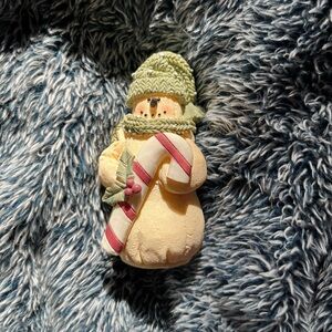 Plum pudding snowman